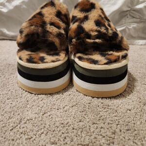 Olivia Miller fuzzy platform slippers